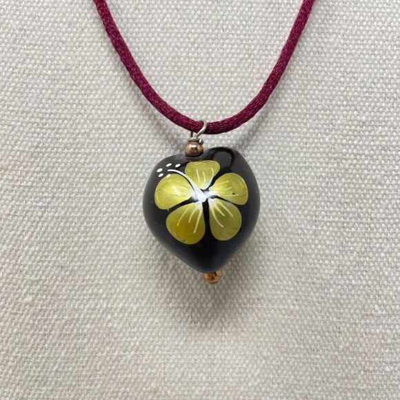 Hawaiian Kukai Nut Necklace Handpainted Black Floral Adjustable - Picture 2 of 9